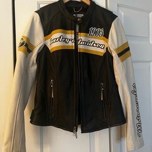 Beautiful Harley Davidson women’s leather jacket with tags never worn